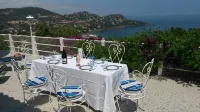 Villa with superb sea view , 6 people,  close to CANNES and SAINT TROPEZ