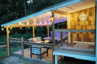 Black Mtn Cottage w/ hot tub + dog friendly - 20 min to Asheville