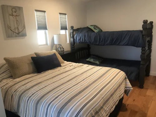 Great Family Vacation House - Minutes From Beach!