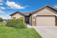 3-bedroom house in brilliant Twin Falls with AC, WiFi - 4-Star