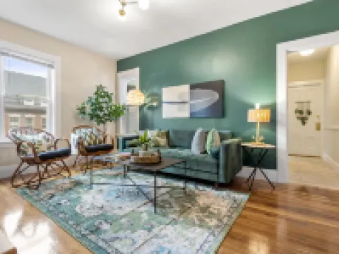 Garden Getaway 2BR Minutes to Salem, Beach, and train to Boston! ビバリーのホテル