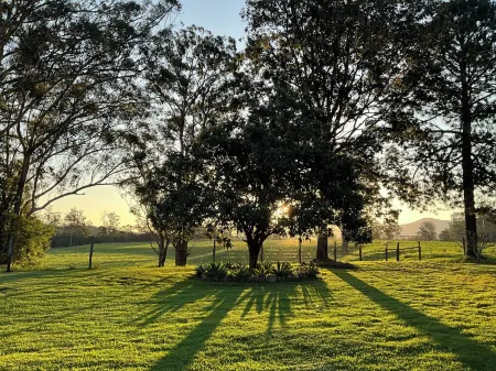 Hidden Gem, Unique Rural barn on acreage yet 5 minutes to beautiful Valla Beach