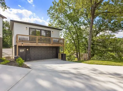 Mountain View House minutes from Downtown Chattanooga, TN. Cul-de-sac location! Hotels near Highway 58 Shopping Center