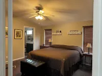 Cozy private retreat in the Wet Mountains with 5 acres to roam on. Pet Friendly!