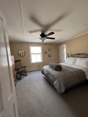 Lovely 2bdrm Apt Close to Stowe, Smugglers Notch & Jay Peak! Отели в г. 