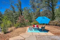 Peaceful Cottage Retreat - 1 mile from Lake Shasta Hotels in Shasta Lake