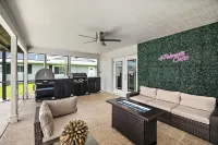 Palmasis Oasis - A Picturesque Luxury waterfront Getaway