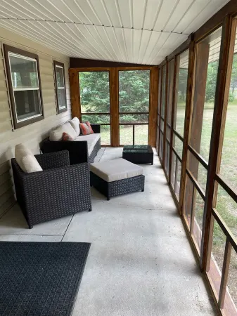 Remodeled Cottage close to ATV/Snowmobile Trails, and Ausable River