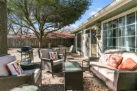 Remodeled Lake Texoma Beach Themed House Walking Distance to Neighborhood Beach Hotels in Sherman-Denison