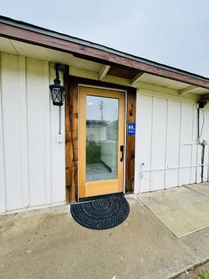 Cozy Private Suite with bathroom, 28 mins from Sequoia National Park.