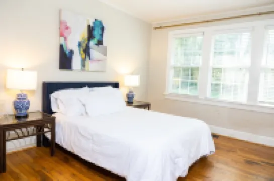 Charming cottage near downtown Opelika!