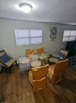 Quiet 4 bedroom close to the beach