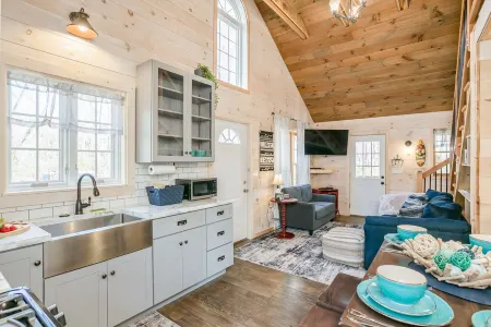 🍷CLOUD WINE COTTAGE FLX🍷secluded w/ HOT TUB in the heart of wine country!