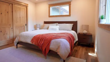 Winthrop Trailside Getaway 2 - A cozy trailside retreat in the Methow Valley. Отели рядом с достопримечательностью «Methow River»