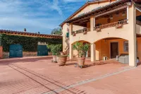 Villa with air conditioning, heated pool, sauna, garden, in the Chianti area