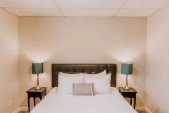 Bay Breeze across from Waterfront