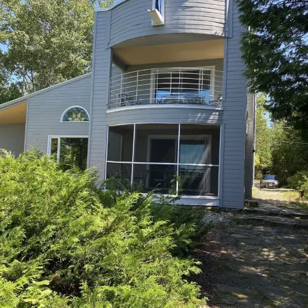Gray Gull Cottage-Waterfront Home