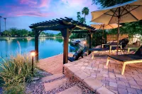 Lake Front Paradise, Pool and Hot Tub-Bubbly