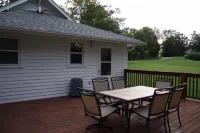 Charming cottage overlooking Lake Acre