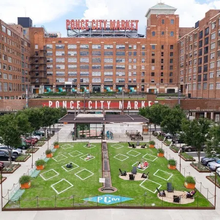 Luxury Living w/ Skyline View+Wine Bar+Huge Master Suite near PCM & Beltline