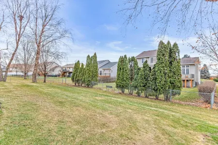 Wonderful home in prime Rosemount location.