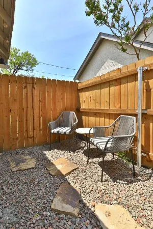 Rustic chic guesthouse located right next to HSU & Hendrick Medical Center