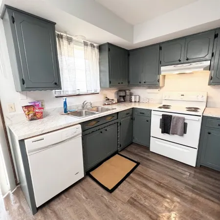 COZY 2Bedroom/1Bath Duplex