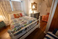 Dolphin House Steps to the Ocean. Pet-Friendly 3/2.  Private Parking for 2 Cars