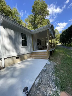 Brand new home less than one mile to Bryson City!