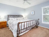 Luxury lake and conservation view home, new upgraded kitchen appliances فنادق في كليرمونت
