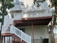 Recharge in quiet mountain neighborhood! Great 180 views! Nearby hiking &skiing! 바운티풀 호텔