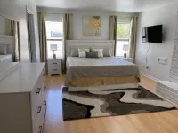 Luxury Cozy House with Heated Pool Hotels near Lester Floyd Reinecker II East Transportation Center