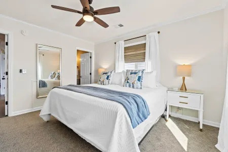 🌊 Pool open- Oct! Oceanfront-All linens Incld-Stocked Kitchen