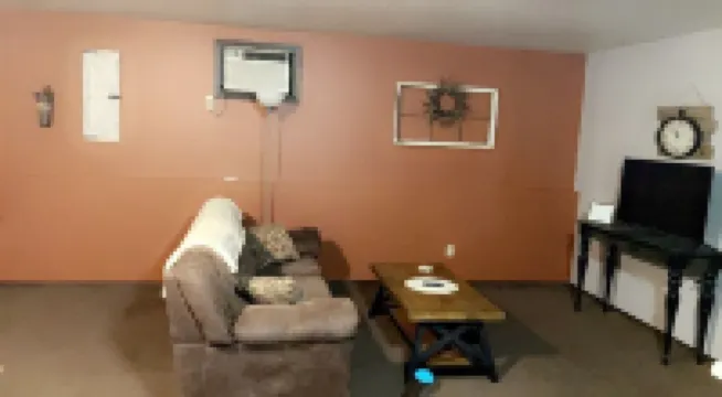 HC Hideaway - Rustic Roomy Relaxing!  Queen Bed, Full Kitchen!