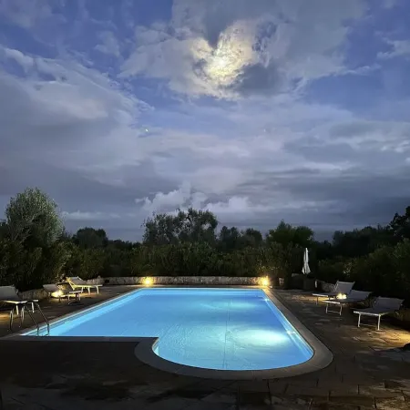 Trullo, Villa with Private Pool- WiFi, Air Con., near Ostuni & Ceglie Messapica