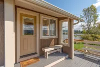 Dog Friendly Puget Island Home on the Columbia River. Winter Rates!!
