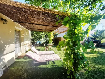 Escattou : with swimming pool, private garden in a quiet area Отели в г. Сувиньярг