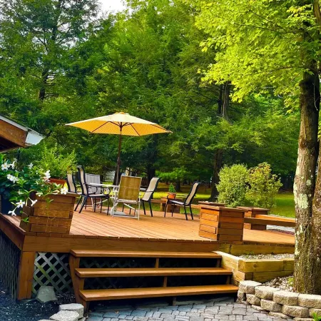 Beautiful property with hot spa and private swimming pool. Has king bed & more.