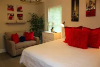 Southern Elegance Gateway - 3 Bedroom Vacation Home in Wonderful McDonough, Ga South-View Cemetery附近的飯店