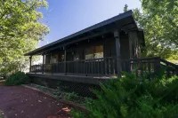 Spacious Mountain Home- w/ game room- 5 min from downtown