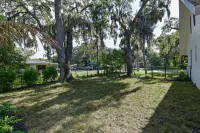 Historic 1930s Cottage + Heated Pool + 12mi to Beaches & 1 mi to Downtown Hotels in Palmetto