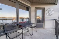 Spectacular 180º Lake View Condo on Lake Hamilton!