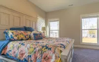 4 Bedroom 2 Bathroom Lake House Sleeps 10 on Lake Guntersville
