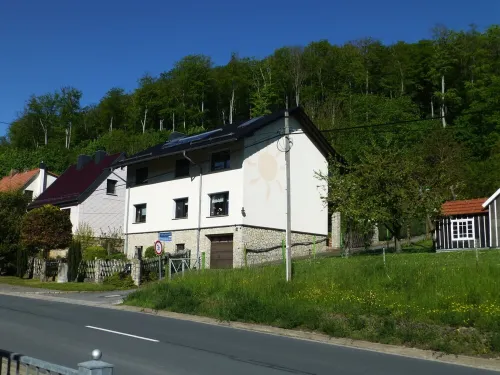 Vacation apartment Burgblick 2 Hotels in Hainleite