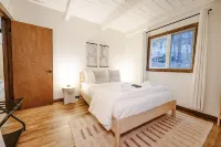 Zen Japanese Catskills Cabin, w/Fireplace, Tatami, Mtn Views, 15 Min to Skiing Hotels in Roxbury