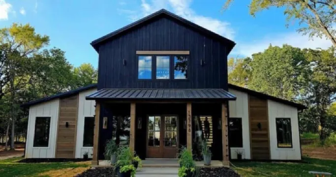 4-Bedroom Vacation Home Just 5 Minutes from Lake Texoma