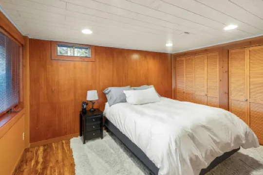 New Spacious Stowe Home, Stowe Mt Views. Sauna. Woodstove. Ask about Pet Policy