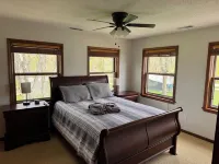 Coldwater Lake Spacious Lake Drive Getaway