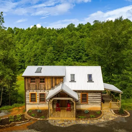 Creekside Cabin, located just minutes from Blowing Rock!