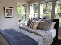 Bob Creek Cabin - across from Bob Creek Beach, Forest, hot tub